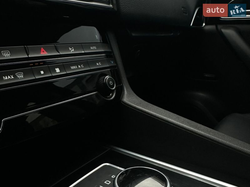 Внедорожник / Кроссовер Jaguar F-Pace 2016 в Хусте