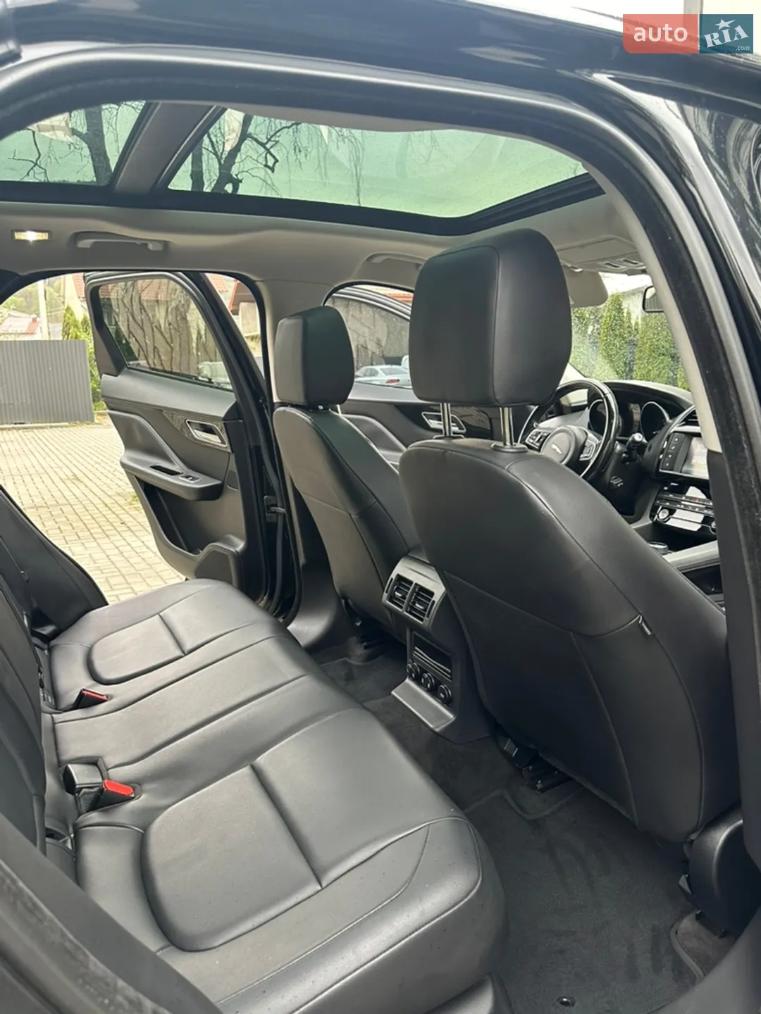 2016 Jaguar F-Pace - мініатюра 31
