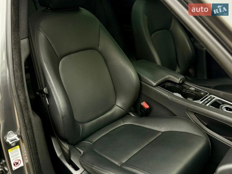 Позашляховик / Кросовер Jaguar F-Pace 2016 в Києві фото 36 Позашляховик / Кросовер Jaguar F-Pace 2016 в Києві