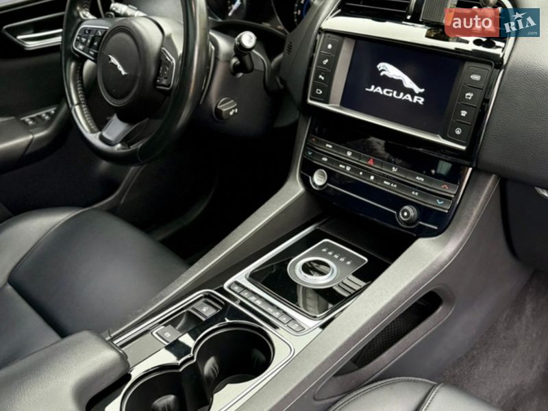 Позашляховик / Кросовер Jaguar F-Pace 2016 в Києві фото 39 Позашляховик / Кросовер Jaguar F-Pace 2016 в Києві