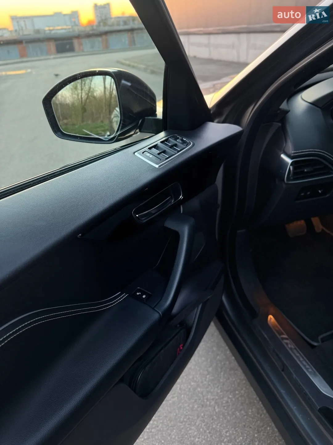 2016 Jaguar F-Pace - мініатюра 21