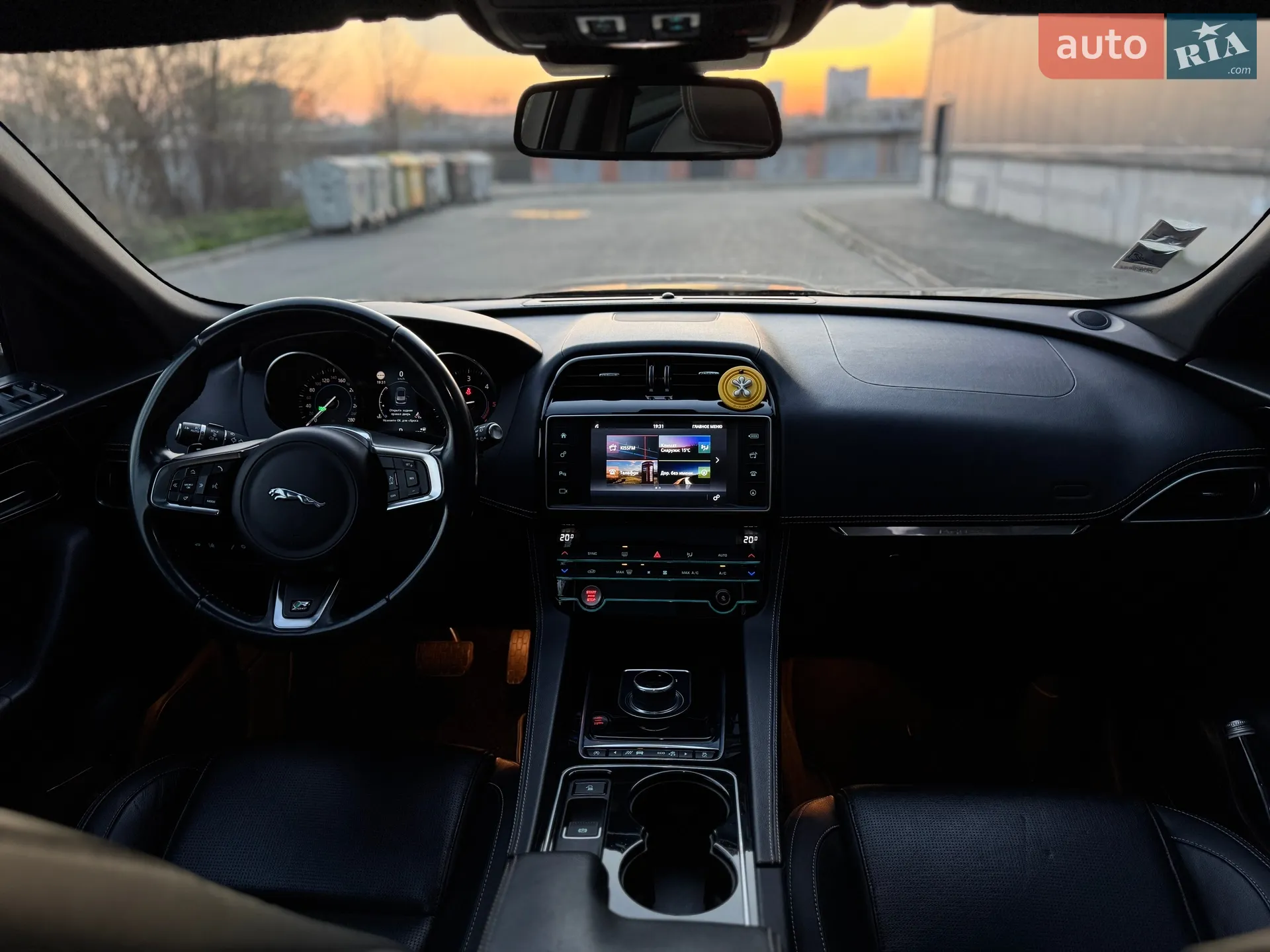 2016 Jaguar F-Pace - мініатюра 36