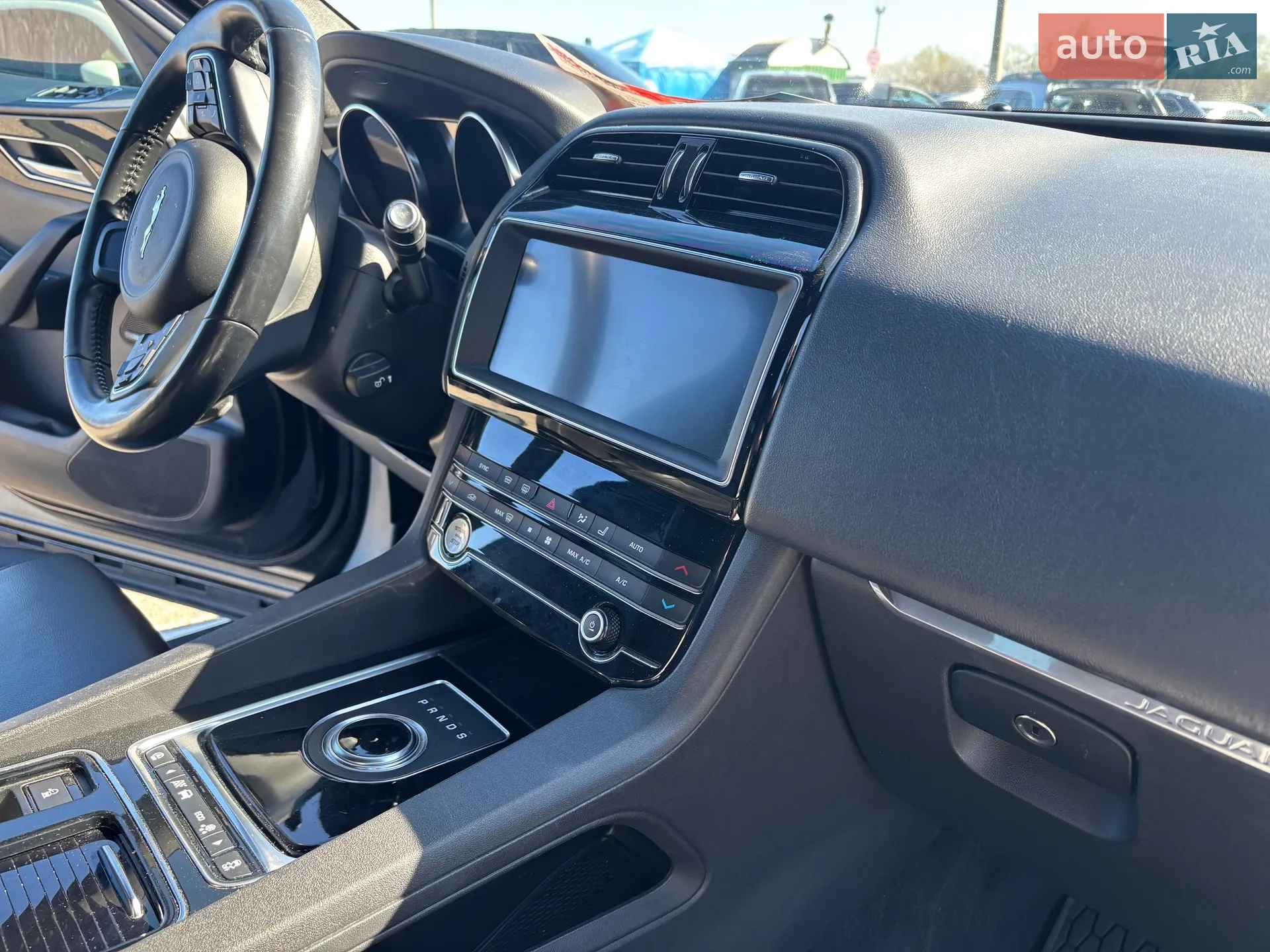 2019 Jaguar F-Pace - мініатюра 12
