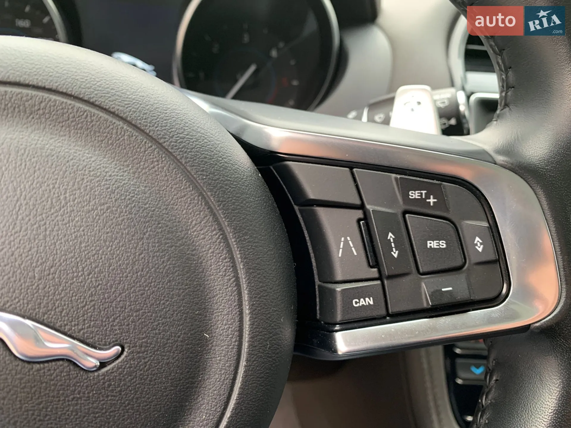 2018 Jaguar F-Pace - мініатюра 17