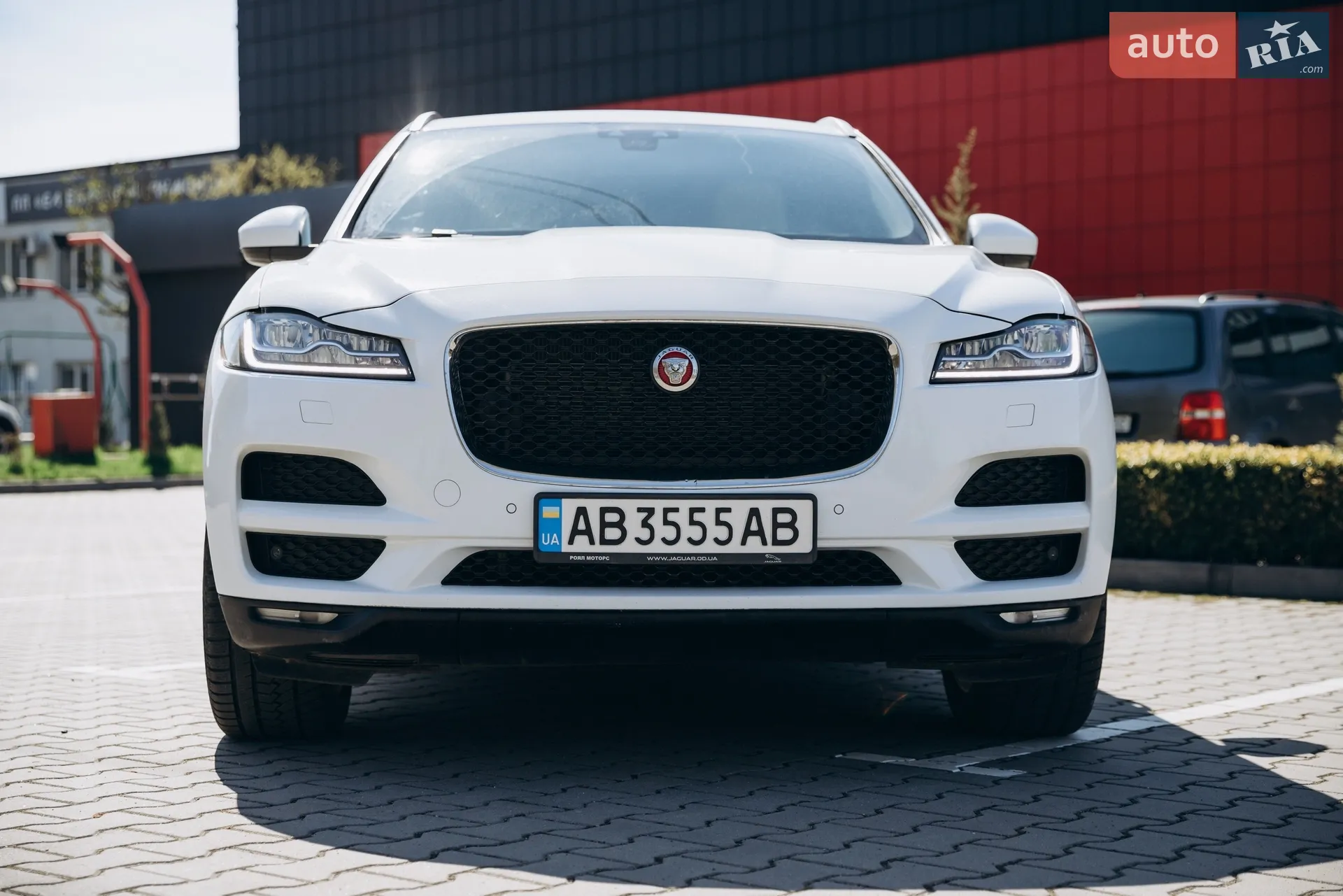 2016 Jaguar F-Pace - мініатюра 2