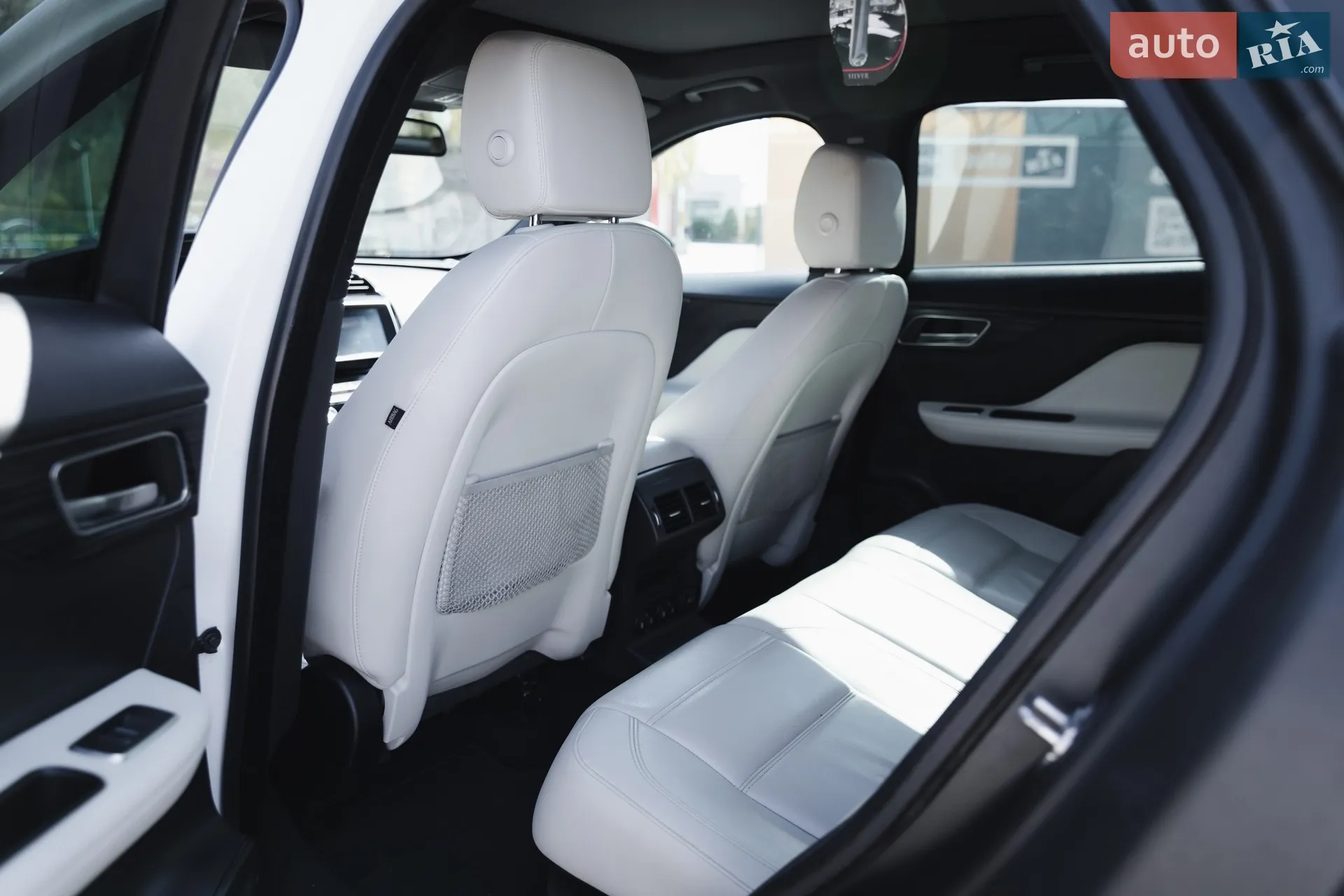 2016 Jaguar F-Pace - мініатюра 33