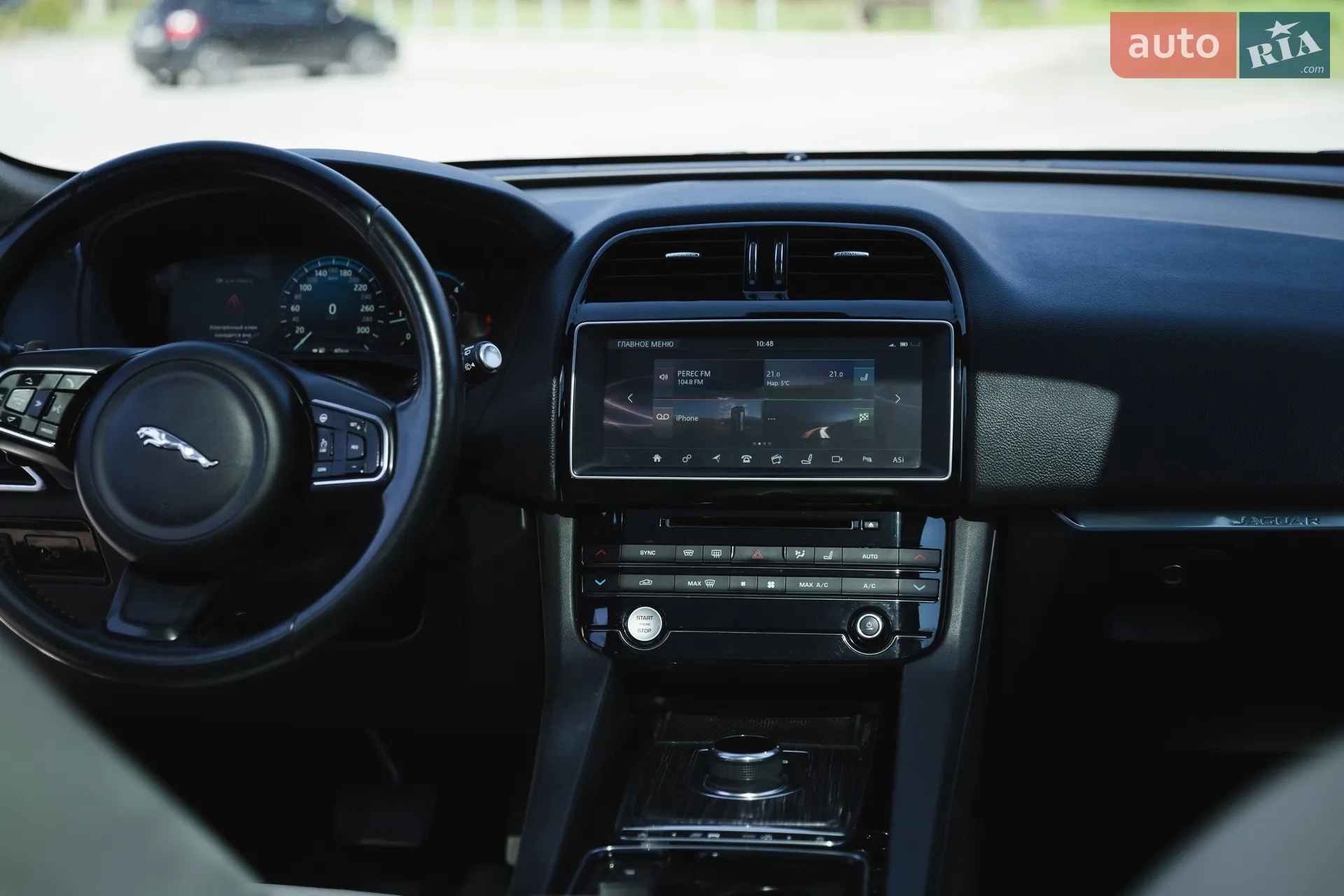 2016 Jaguar F-Pace - мініатюра 38