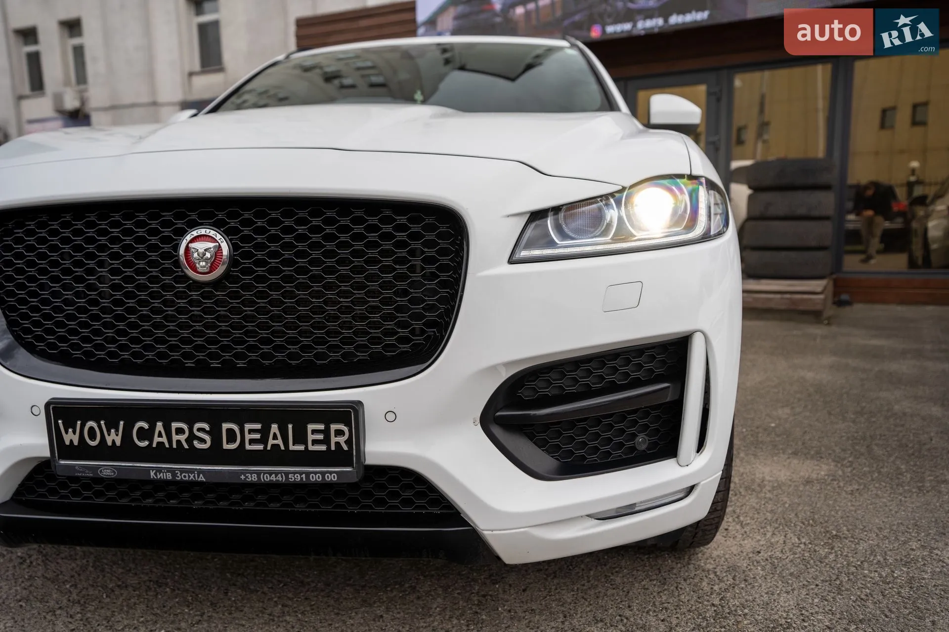 2017 Jaguar F-Pace - мініатюра 9