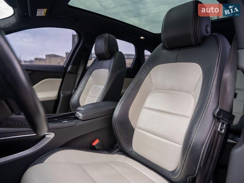 Внедорожник / Кроссовер Jaguar F-Pace 2017 в Киеве