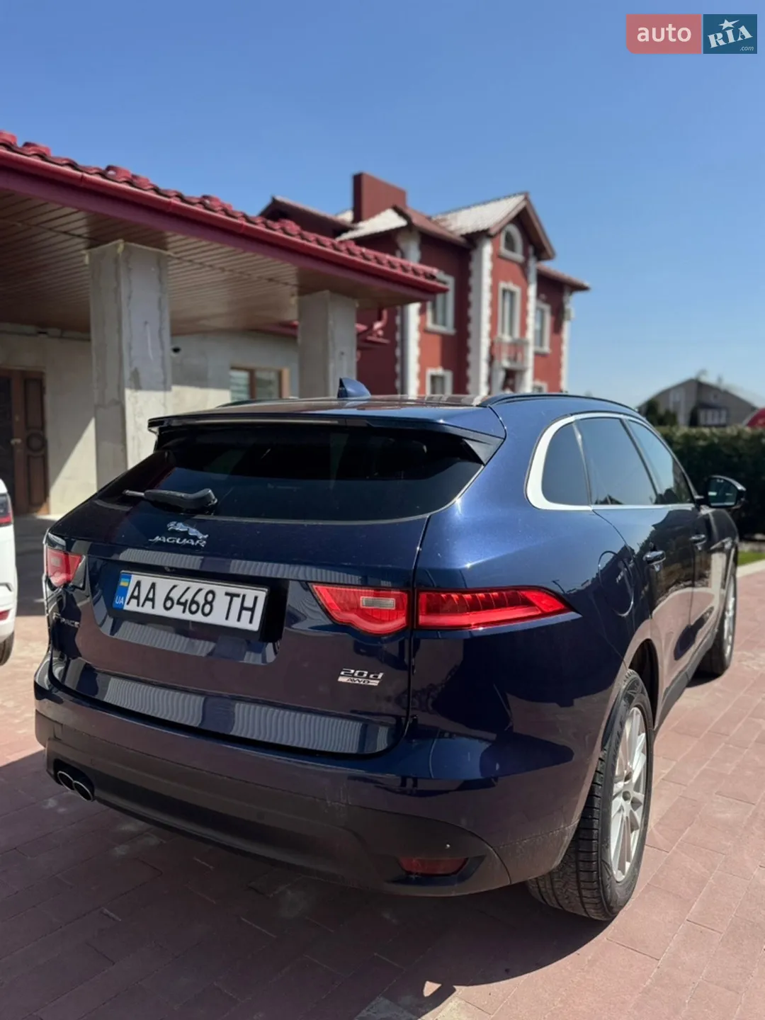 2017 Jaguar F-Pace - мініатюра 3