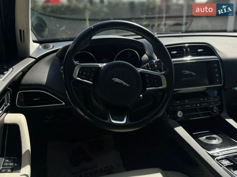 Внедорожник / Кроссовер Jaguar F-Pace 2017 в Тернополе