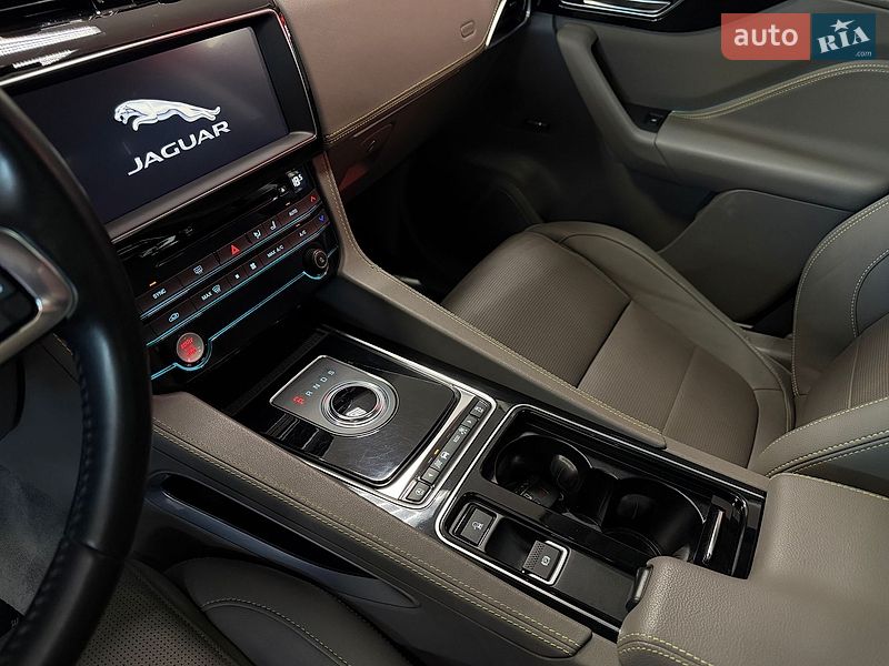 Внедорожник / Кроссовер Jaguar F-Pace 2018 в Тернополе