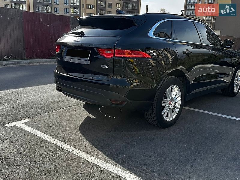 Внедорожник / Кроссовер Jaguar F-Pace 2016 в Чернигове