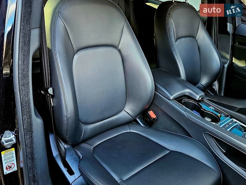 Позашляховик / Кросовер Jaguar F-Pace 2017 в Києві