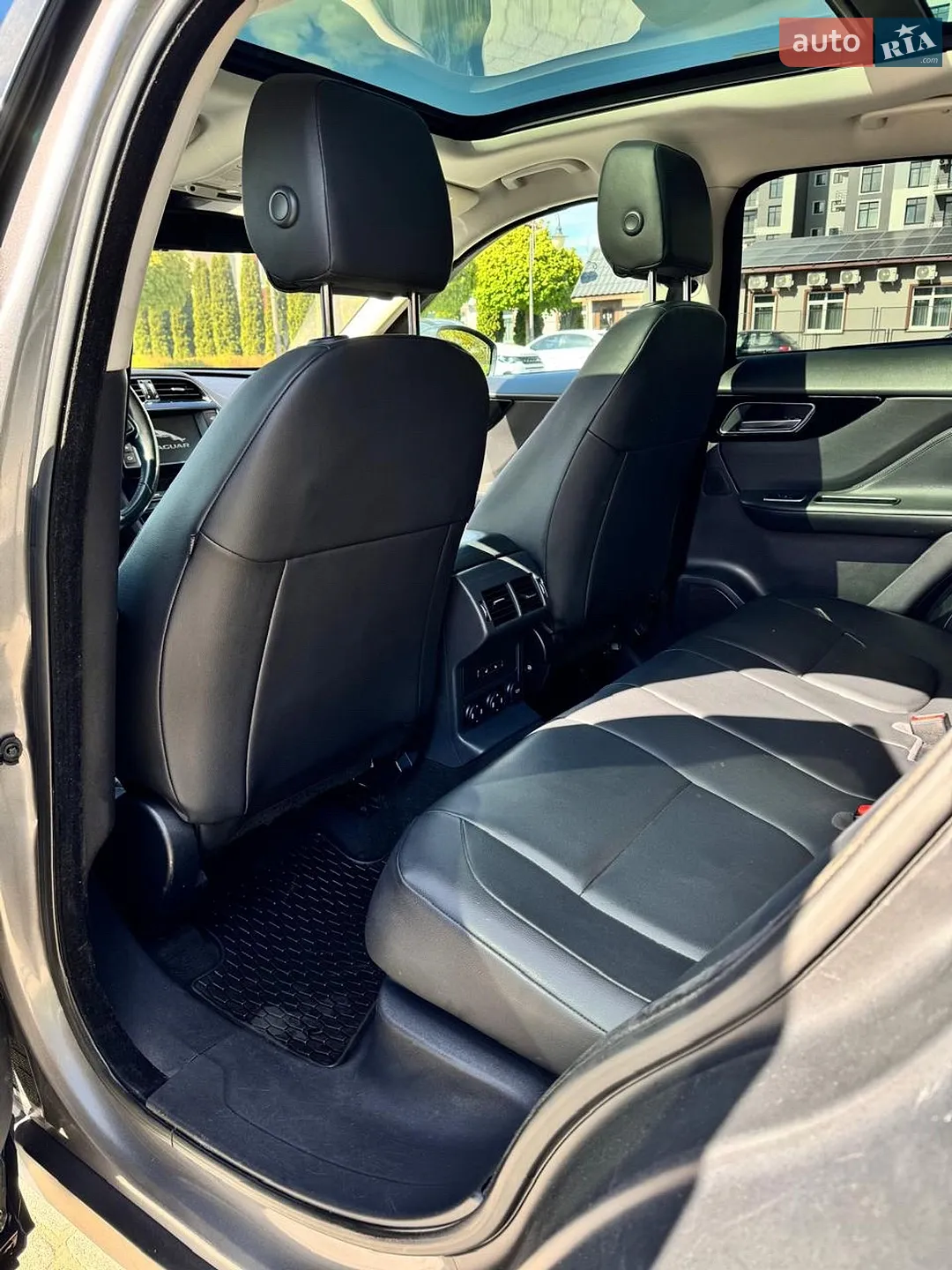 2016 Jaguar F-Pace - мініатюра 21