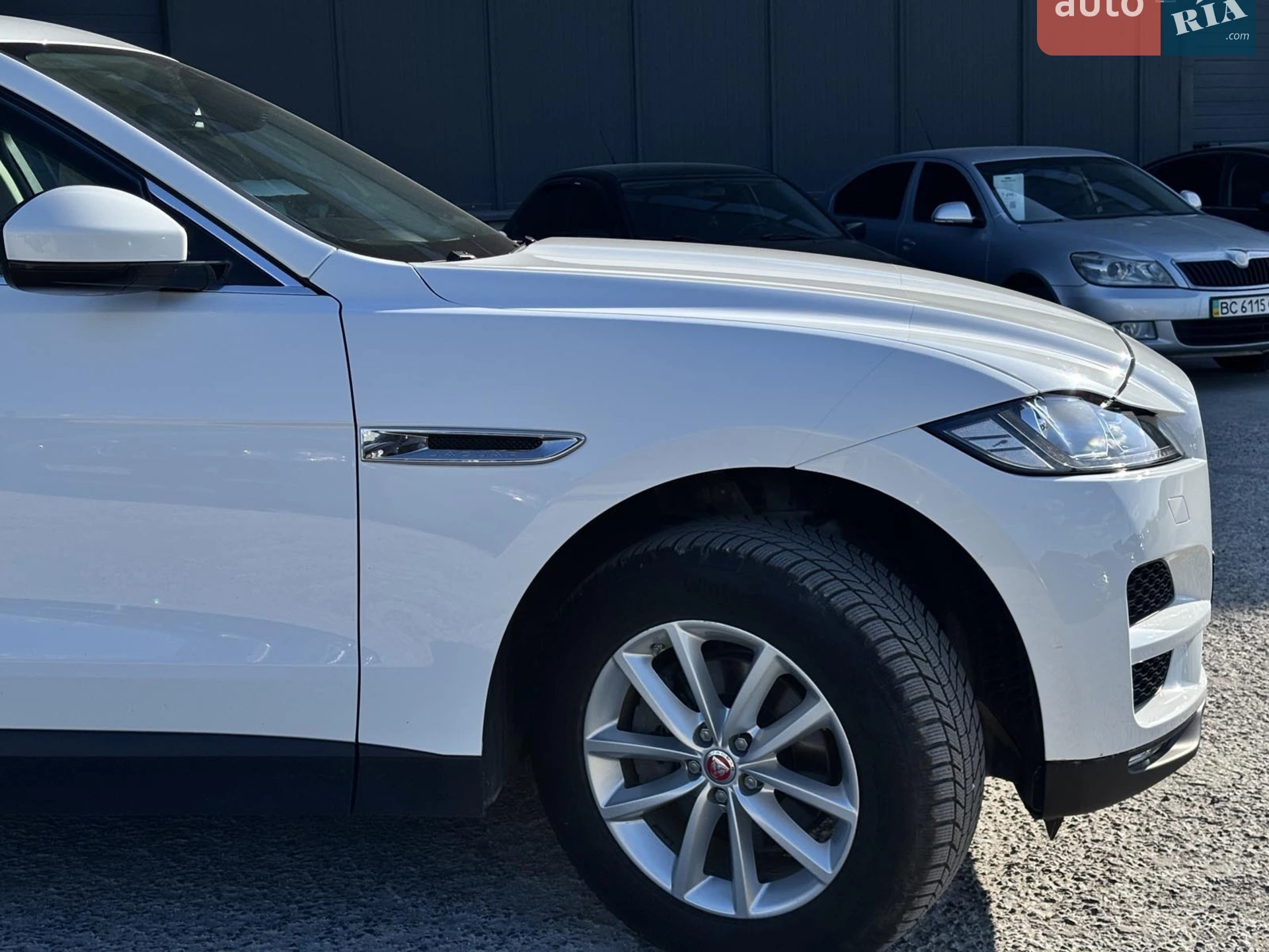 2017 Jaguar F-Pace - мініатюра 14