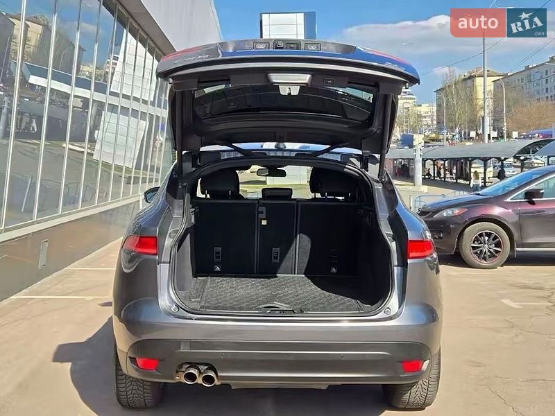 Внедорожник / Кроссовер Jaguar F-Pace 2016 в Киеве