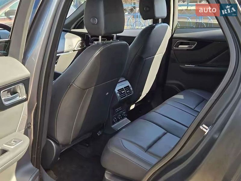 Внедорожник / Кроссовер Jaguar F-Pace 2016 в Киеве