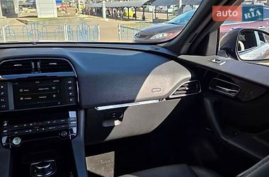 Внедорожник / Кроссовер Jaguar F-Pace 2016 в Киеве