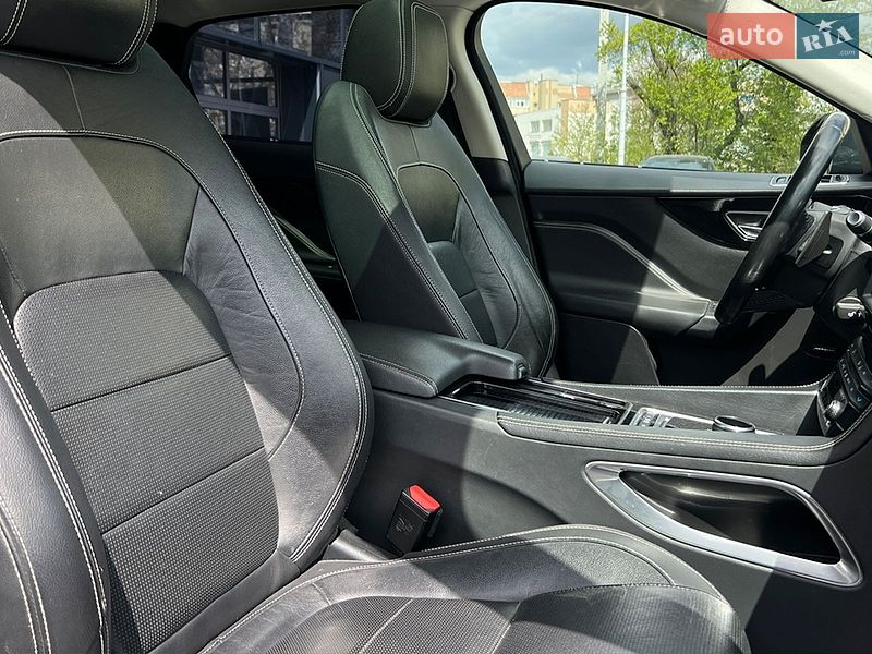 Позашляховик / Кросовер Jaguar F-Pace 2016 в Івано-Франківську