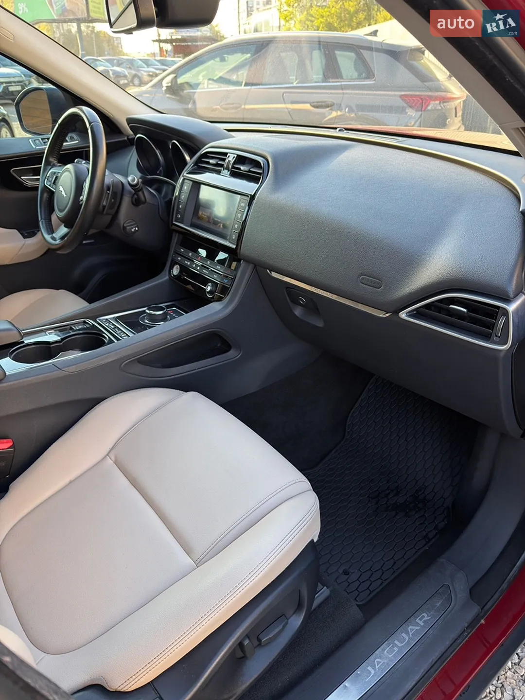 2016 Jaguar F-Pace - мініатюра 15