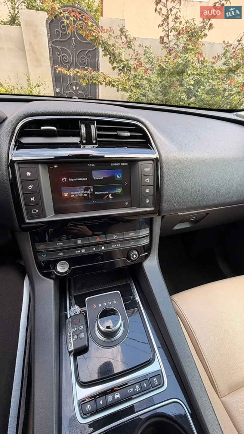2016 Jaguar F-Pace - мініатюра 14