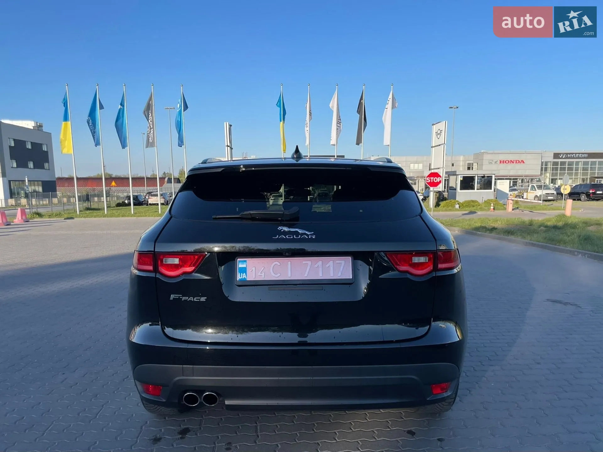2017 Jaguar F-Pace - мініатюра 3