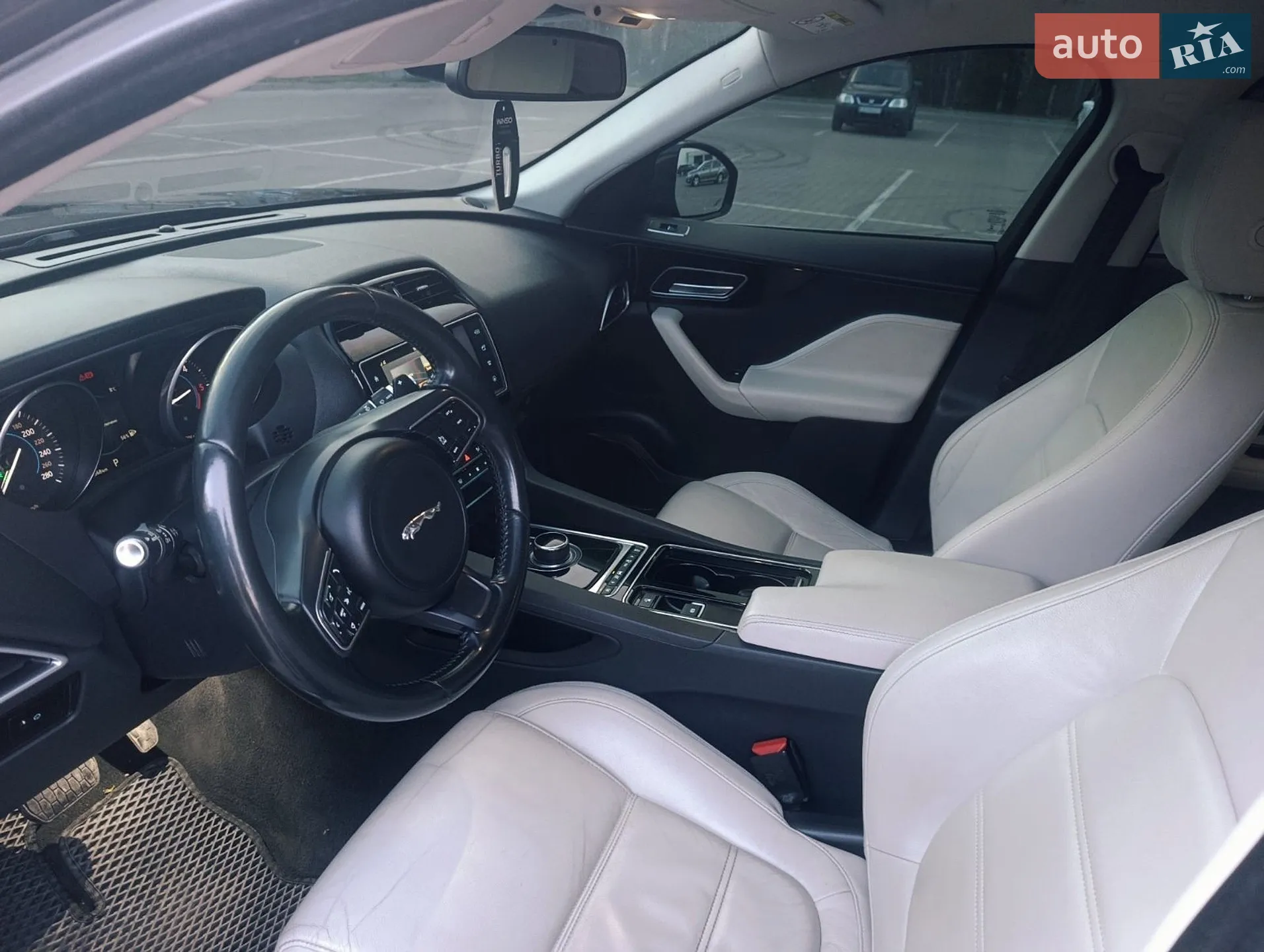 2016 Jaguar F-Pace - мініатюра 13