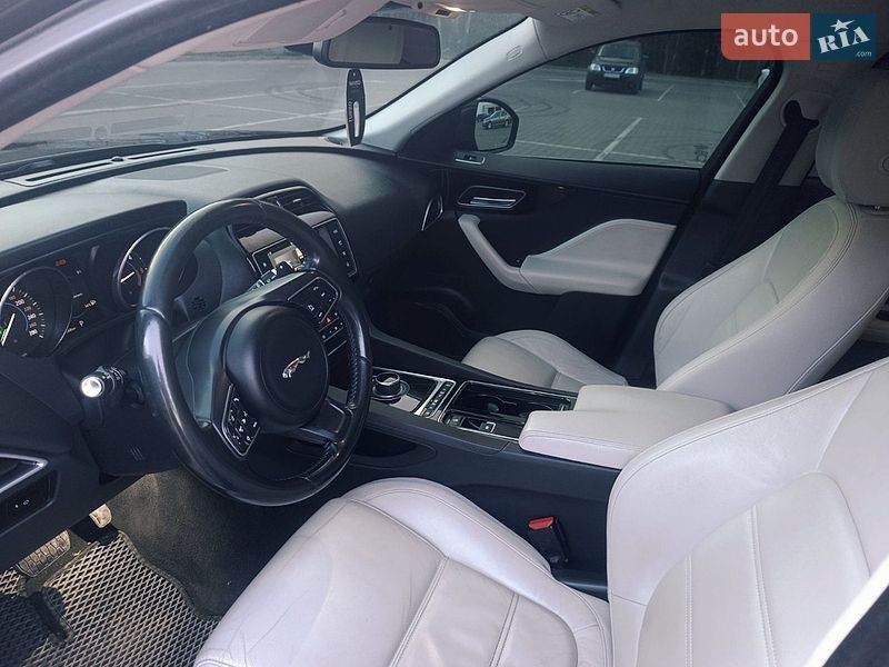 Внедорожник / Кроссовер Jaguar F-Pace 2016 в Чернигове