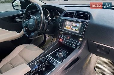 Внедорожник / Кроссовер Jaguar F-Pace 2016 в Чернигове