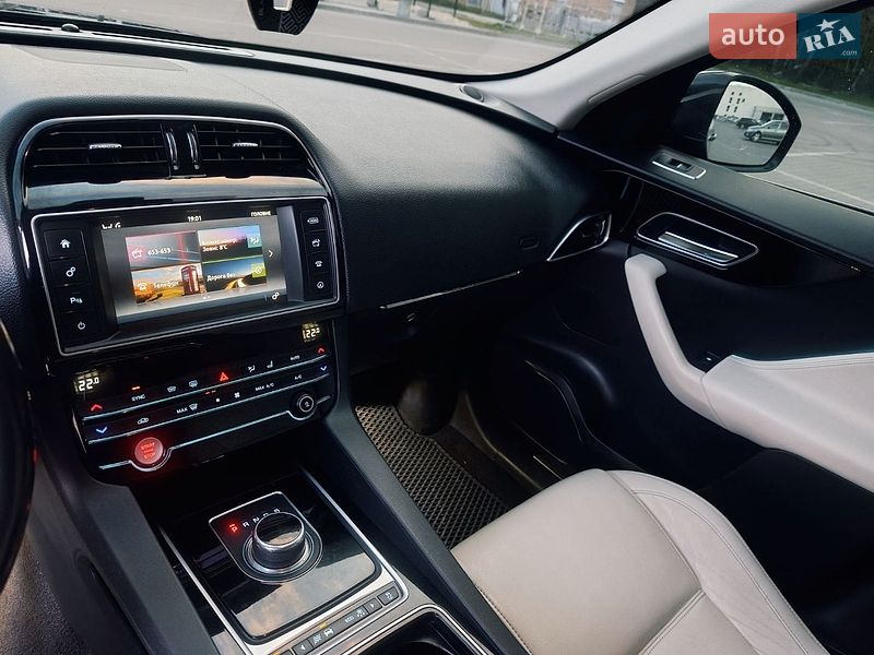 Внедорожник / Кроссовер Jaguar F-Pace 2016 в Чернигове
