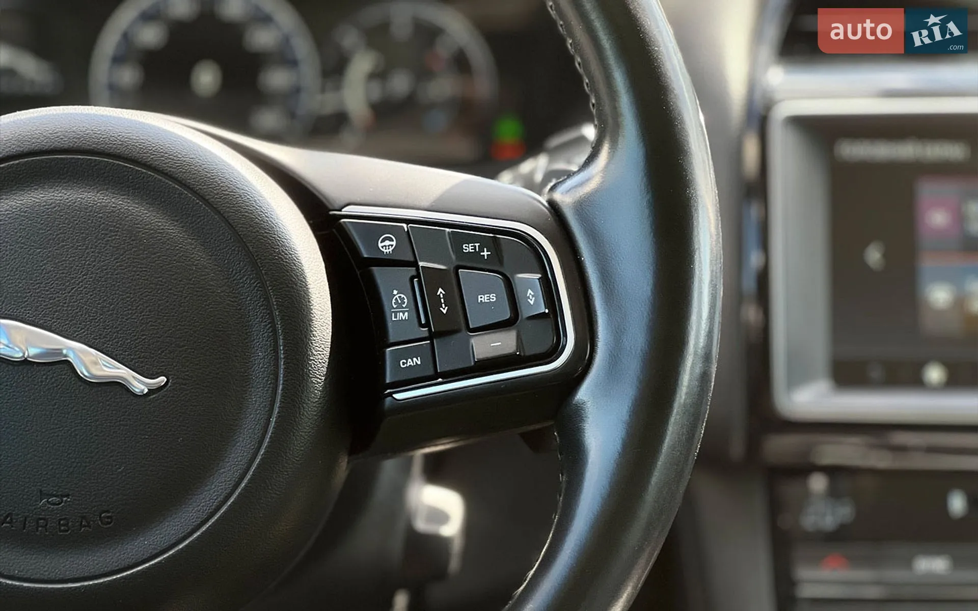 2016 Jaguar F-Pace - мініатюра 22