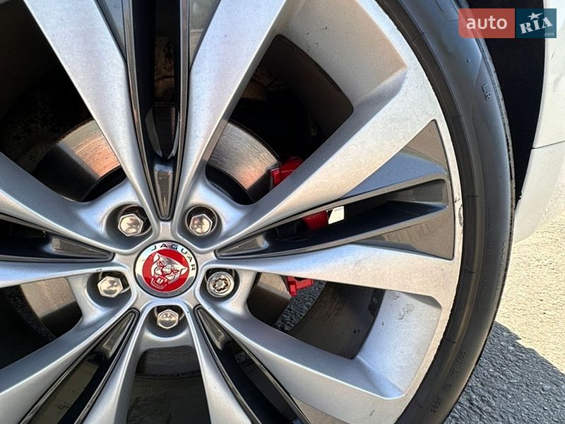 Позашляховик / Кросовер Jaguar F-Pace 2018 в Києві