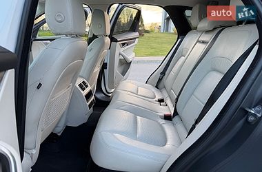 Внедорожник / Кроссовер Jaguar F-Pace 2022 в Киеве
