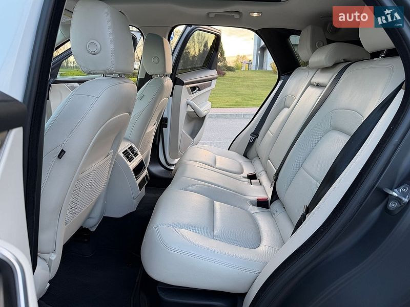 Внедорожник / Кроссовер Jaguar F-Pace 2022 в Киеве