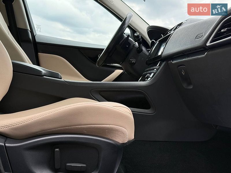 Внедорожник / Кроссовер Jaguar F-Pace 2018 в Ровно