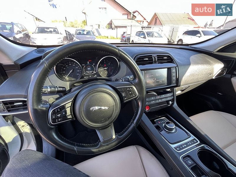 Внедорожник / Кроссовер Jaguar F-Pace 2017 в Хмельницком