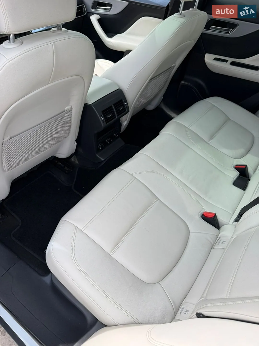 2017 Jaguar F-Pace - мініатюра 17