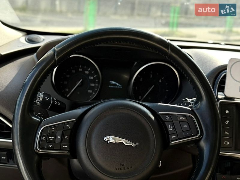 Внедорожник / Кроссовер Jaguar F-Pace 2016 в Ивано-Франковске