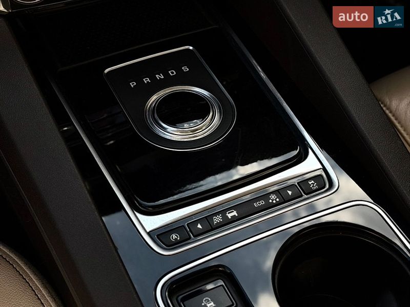 Внедорожник / Кроссовер Jaguar F-Pace 2016 в Ивано-Франковске
