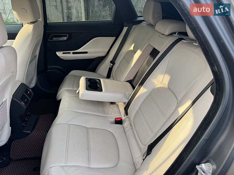 Внедорожник / Кроссовер Jaguar F-Pace 2017 в Лубнах