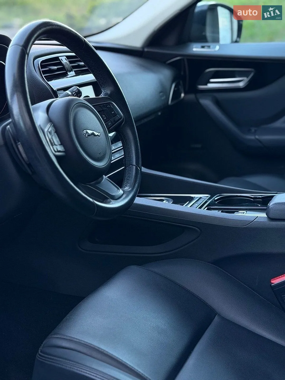 2016 Jaguar F-Pace - мініатюра 21