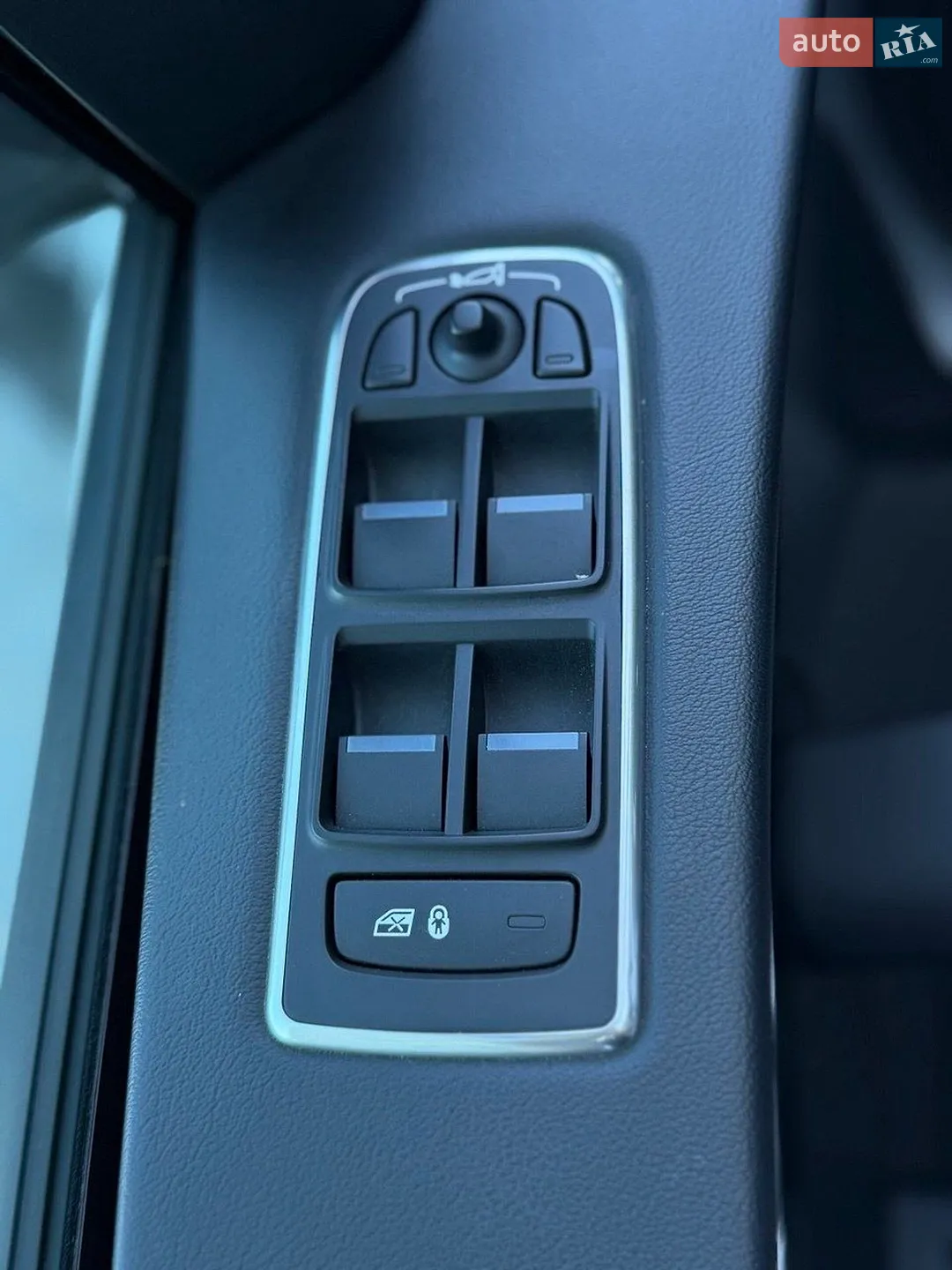 2016 Jaguar F-Pace - мініатюра 26