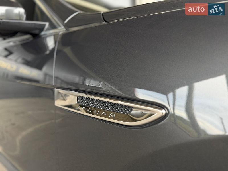 Внедорожник / Кроссовер Jaguar F-Pace 2016 в Киеве