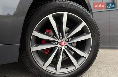 Внедорожник / Кроссовер Jaguar F-Pace 2016 в Киеве