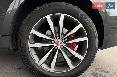 Внедорожник / Кроссовер Jaguar F-Pace 2016 в Киеве