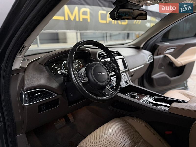 Позашляховик / Кросовер Jaguar F-Pace 2016 в Києві