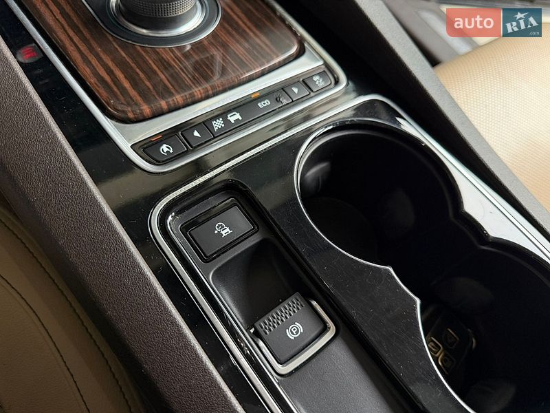 Внедорожник / Кроссовер Jaguar F-Pace 2016 в Киеве