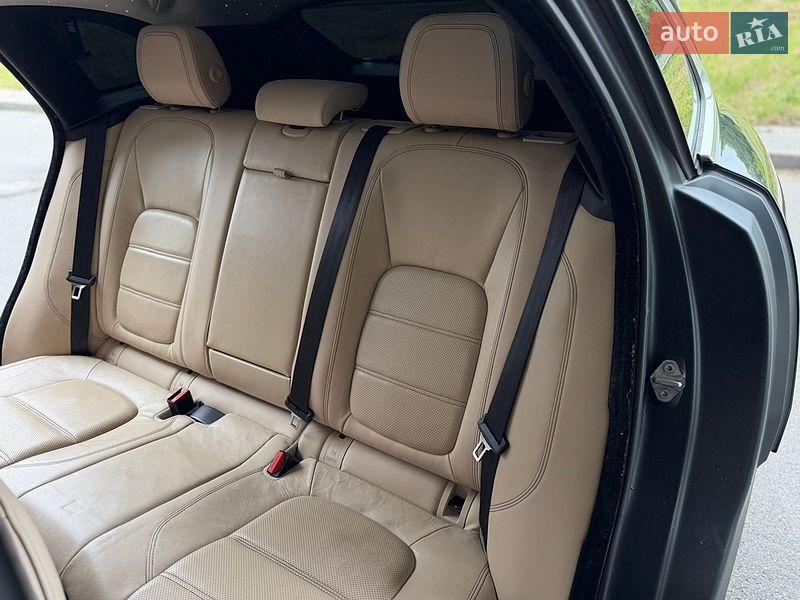 Внедорожник / Кроссовер Jaguar F-Pace 2016 в Киеве