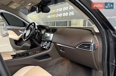 Внедорожник / Кроссовер Jaguar F-Pace 2016 в Киеве